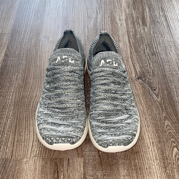 New! APL ‘Techloom Wave’ Women’s Sneakers - Picture 3 of 6